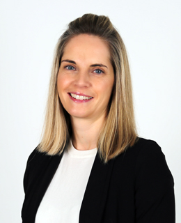 Frau Julia Eberle